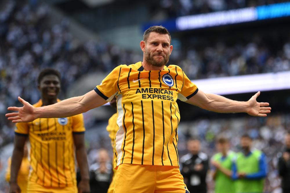 NBA球员数据榜：东契奇助攻领跑,